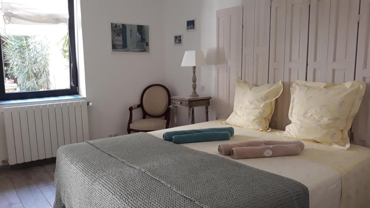 Sous Le Neflier Bed & Breakfast Nimes Exterior photo